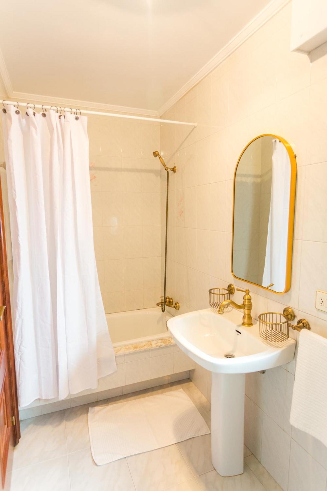 Disfruta De Melide En Este Amplio Apartamento Zewnętrze zdjęcie